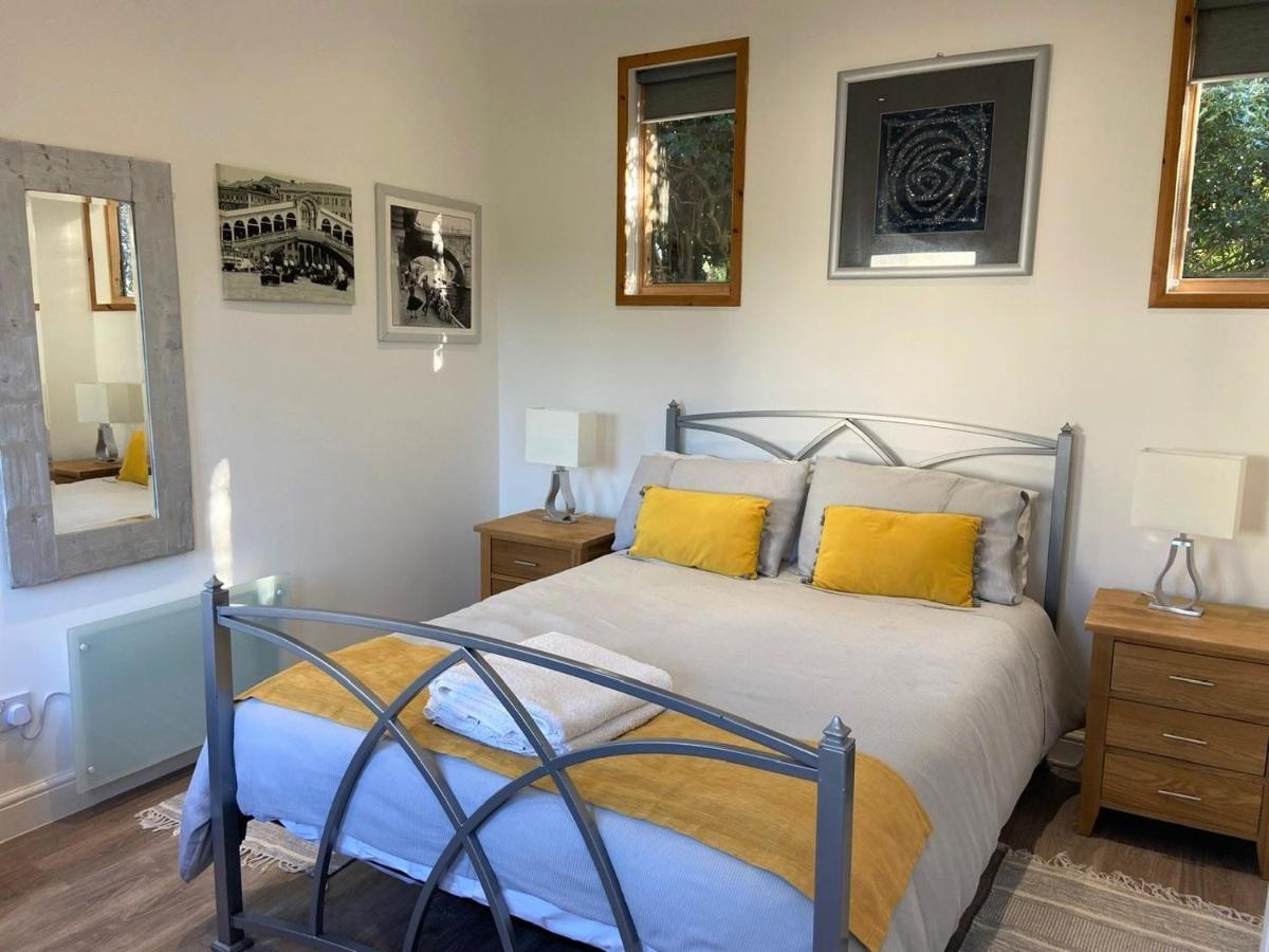 Chalet On The Green - Self Contained With Parking. Inshes Esterno foto